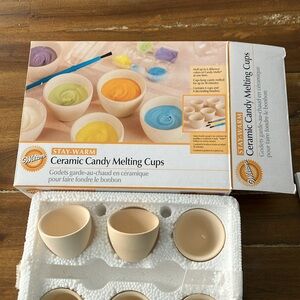 Wilton Stay-Warm Ceramic Melting Cups